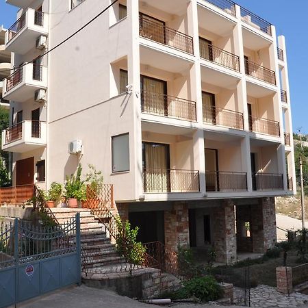 Nikos Hotel And Apartments Saranda Kültér fotó