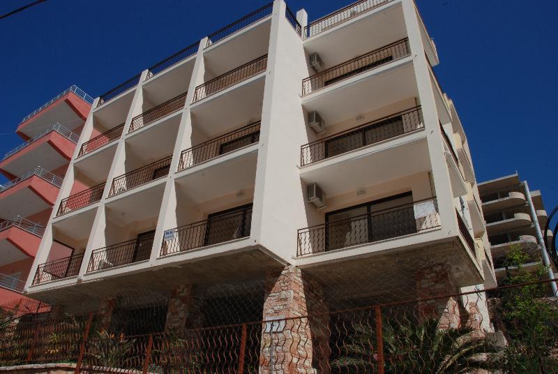 Nikos Hotel And Apartments Saranda Kültér fotó
