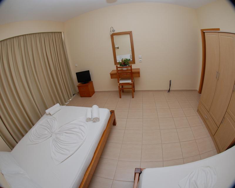 Nikos Hotel And Apartments Saranda Kültér fotó
