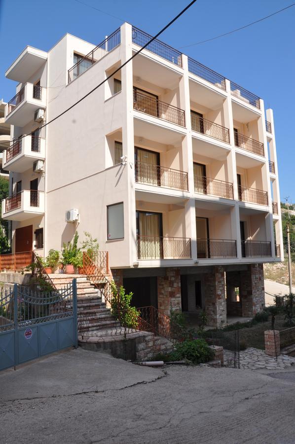Nikos Hotel And Apartments Saranda Kültér fotó