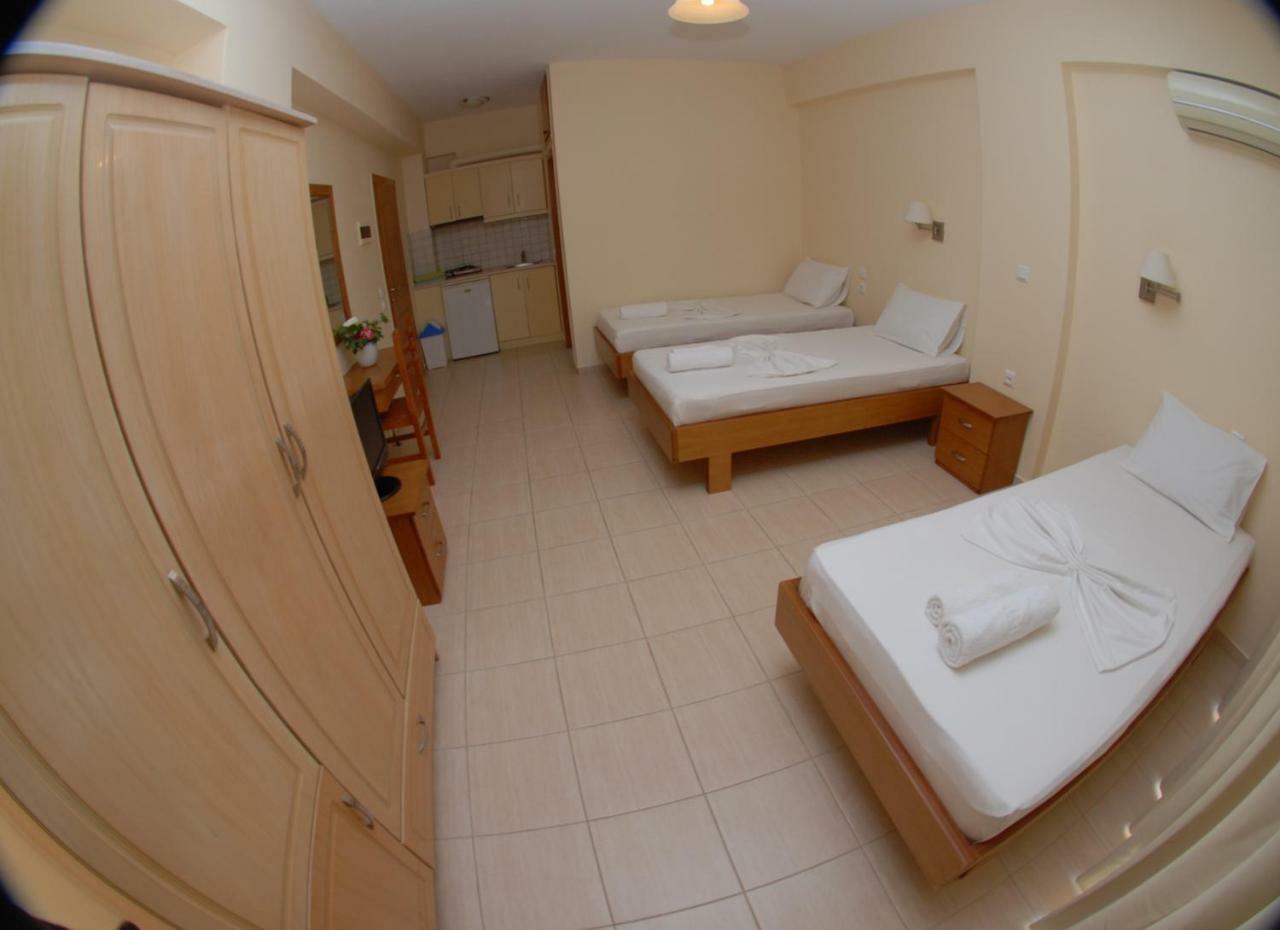 Nikos Hotel And Apartments Saranda Kültér fotó