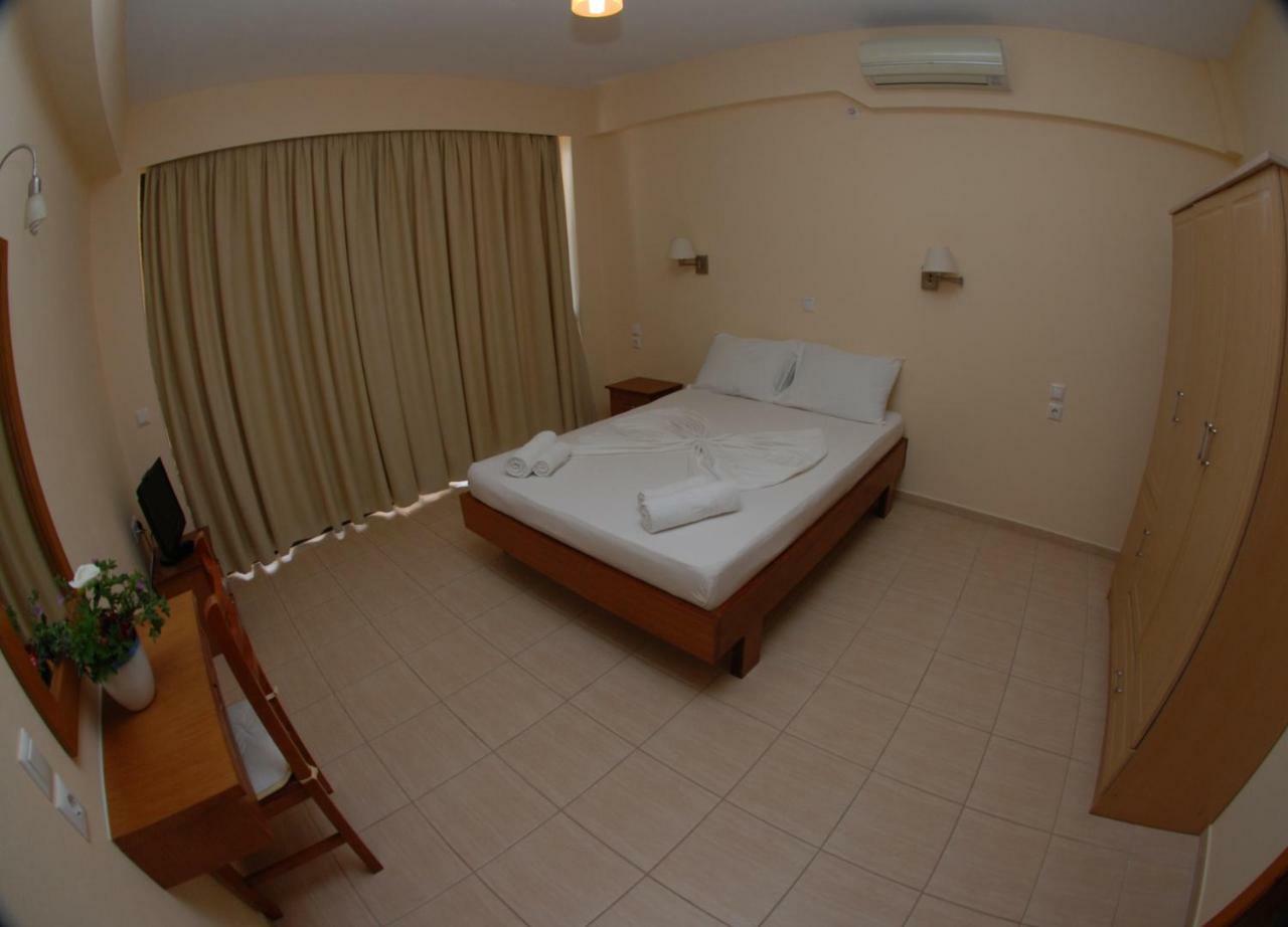 Nikos Hotel And Apartments Saranda Kültér fotó