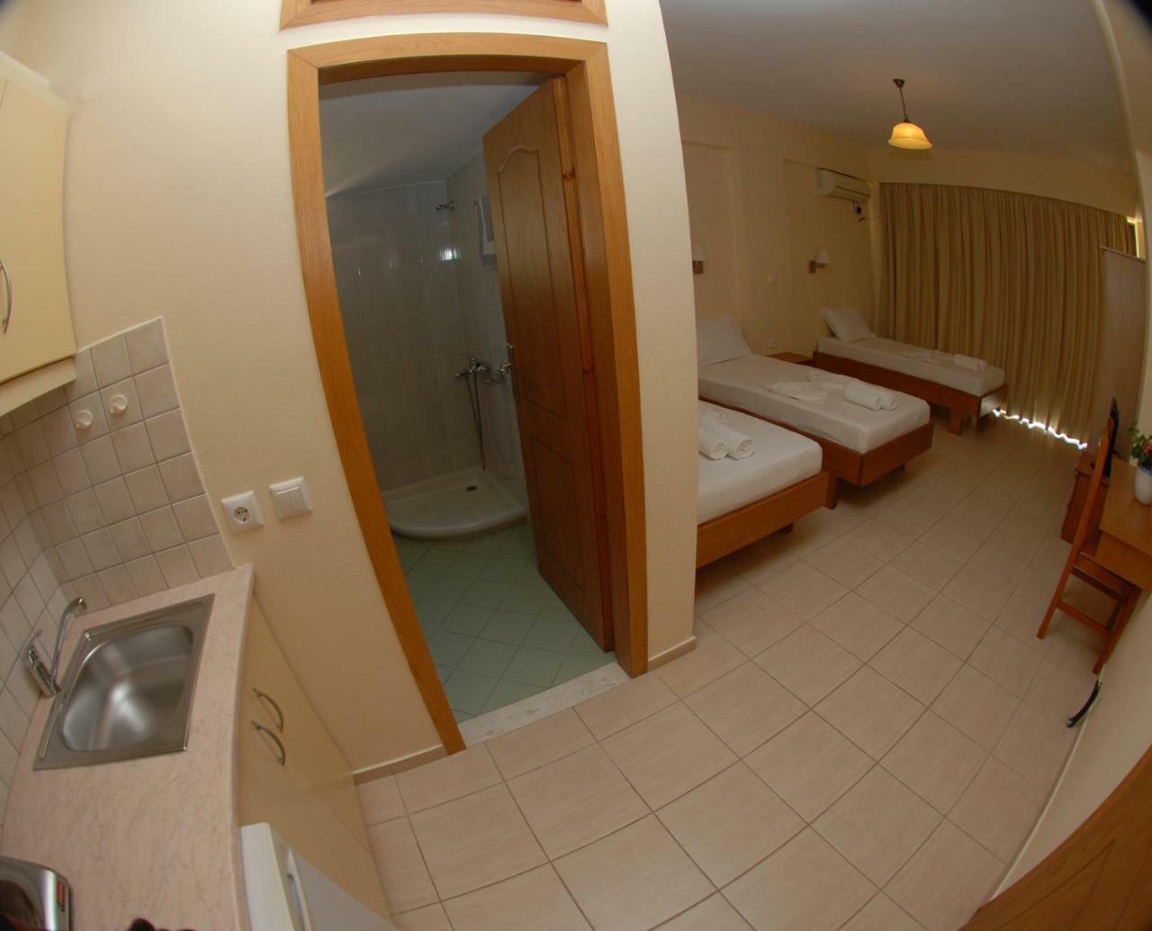 Nikos Hotel And Apartments Saranda Kültér fotó