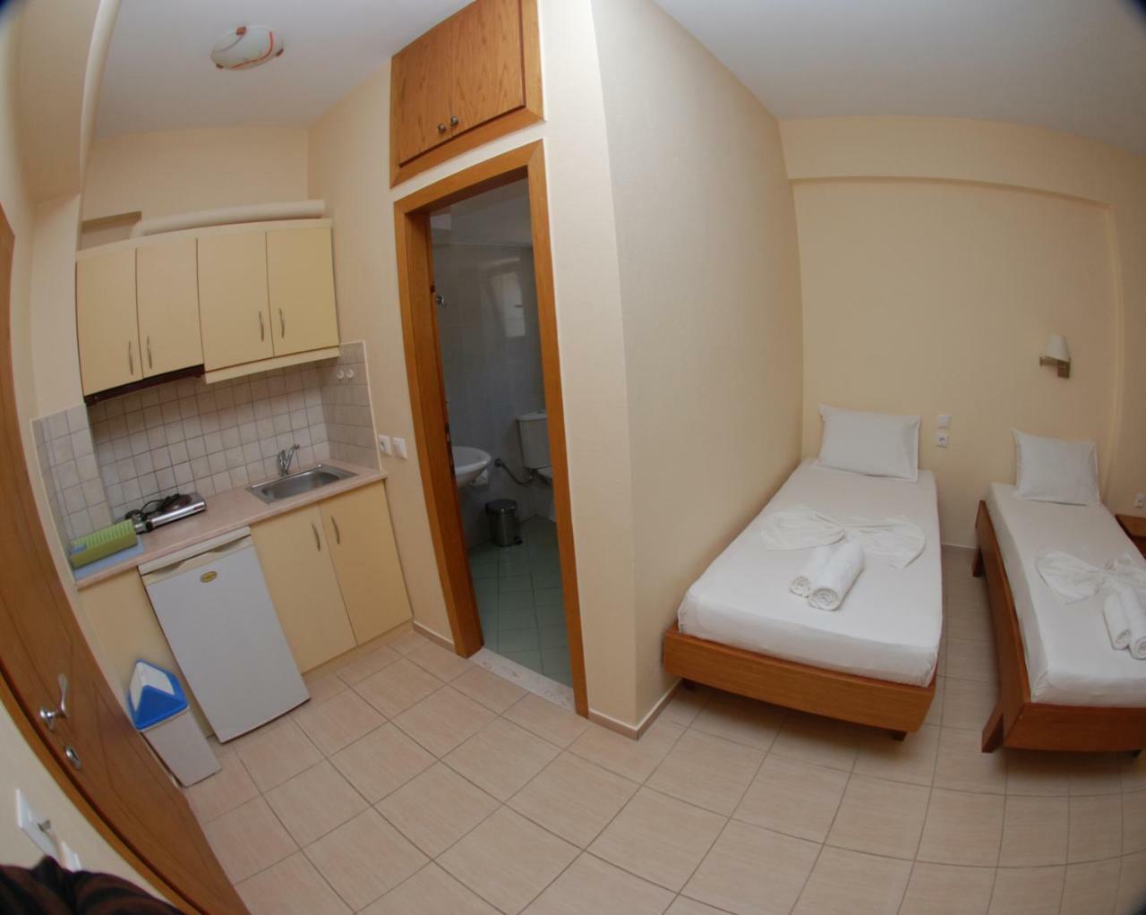 Nikos Hotel And Apartments Saranda Kültér fotó