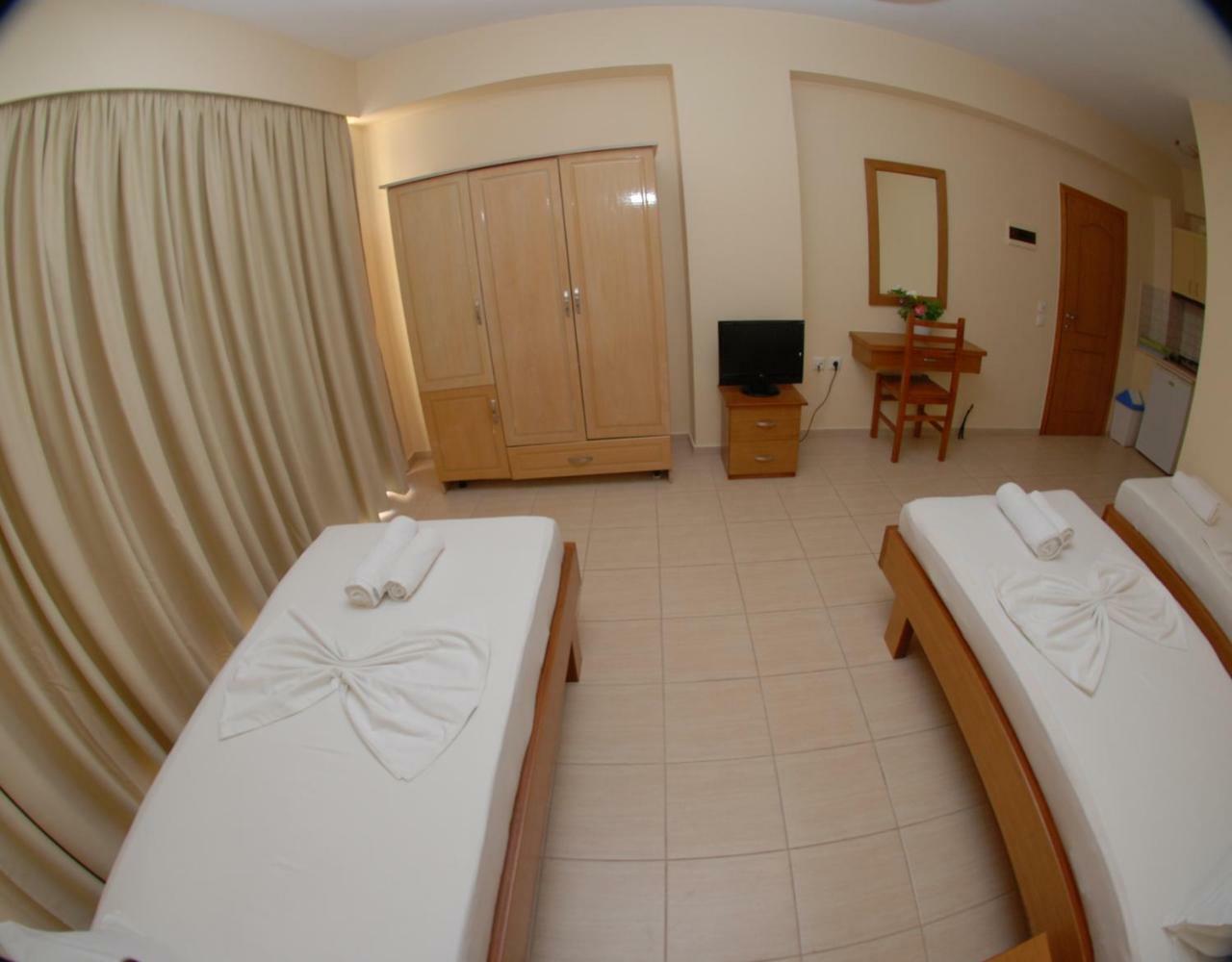 Nikos Hotel And Apartments Saranda Kültér fotó