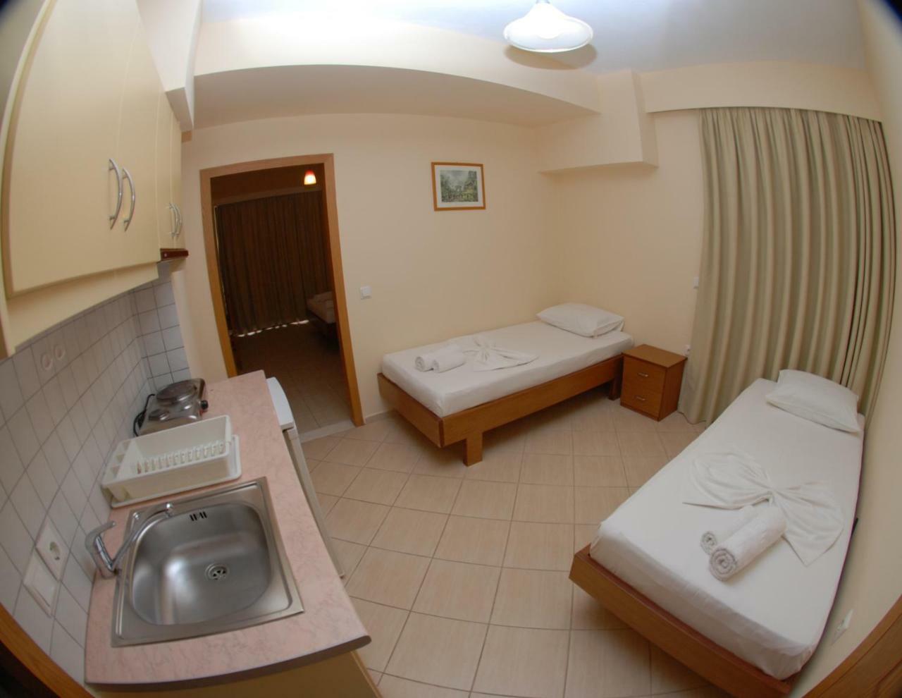 Nikos Hotel And Apartments Saranda Kültér fotó