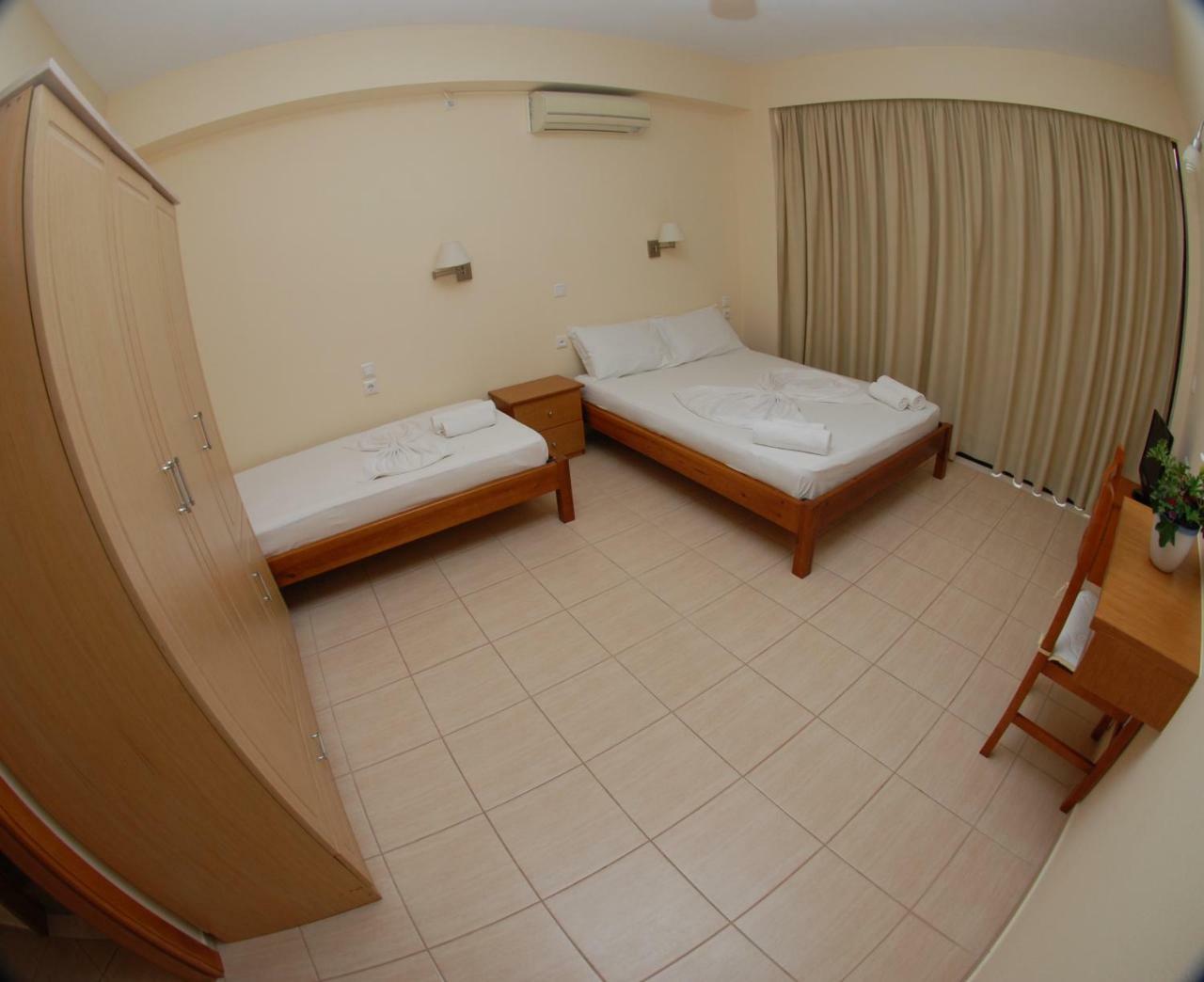 Nikos Hotel And Apartments Saranda Kültér fotó