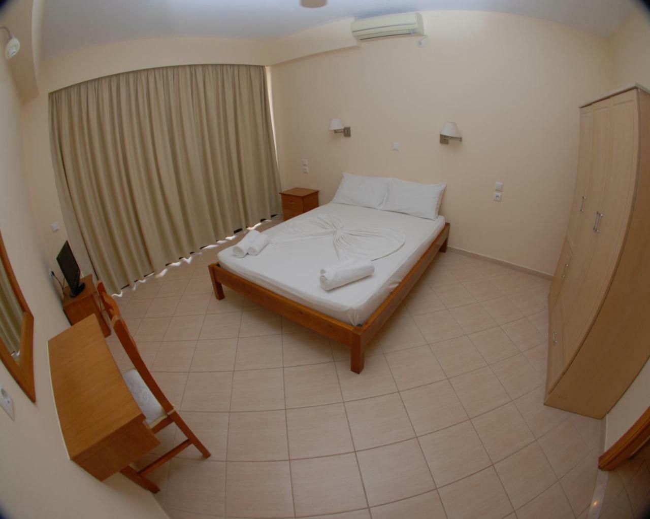 Nikos Hotel And Apartments Saranda Kültér fotó